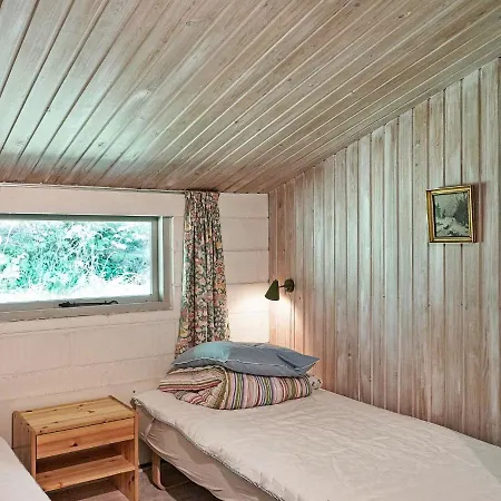 Three-bedroom Holiday In 5 *