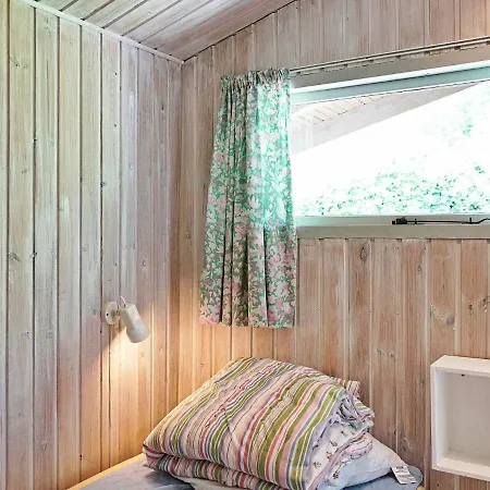 Vakantiehuis Three-bedroom Holiday In 5 Allinge-Sandvig