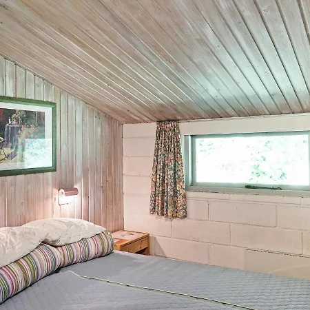Three-bedroom Holiday In 5