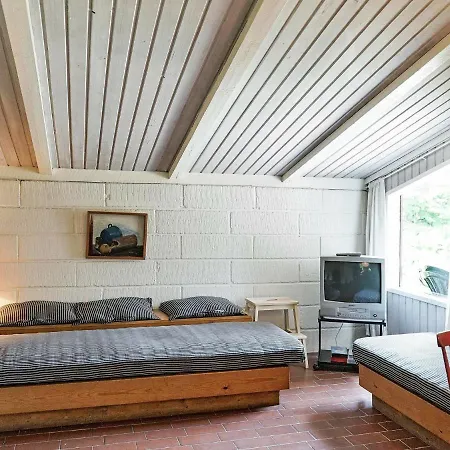 Vakantiehuis Three-bedroom Holiday In 5 *