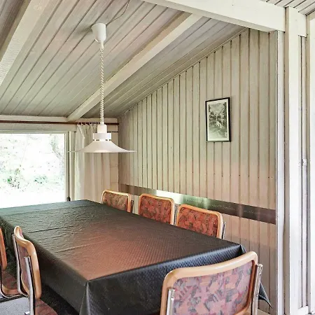 Three-bedroom Holiday In 5